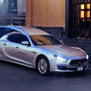 Auto funebre Maserati - Onoranze Funebri Gennaro Tammaro Napoli